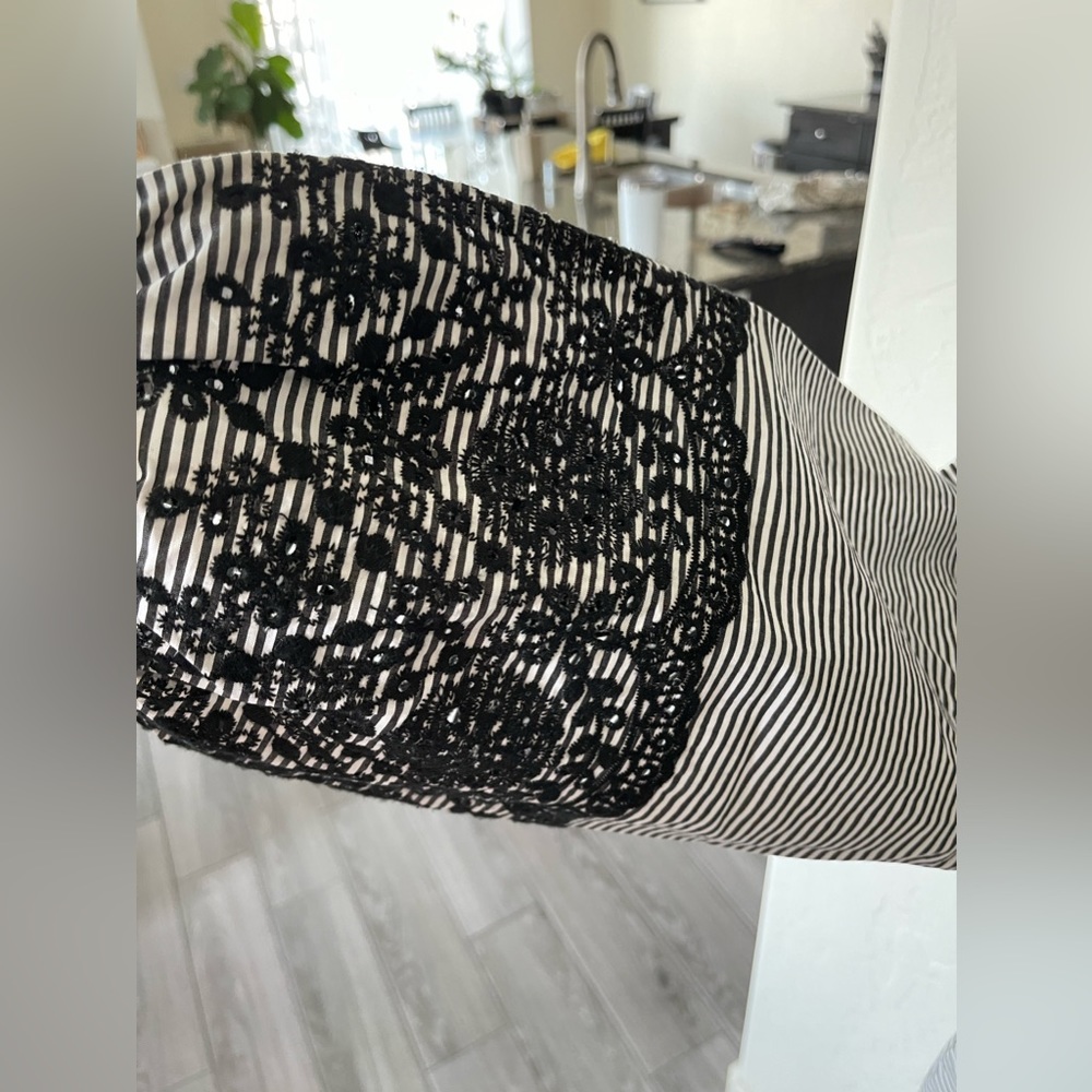Calvin Klein| Poplin Wrap Top with Embroidered Balloon Sleeve•••+ Tie Waist - Picture 6 of 16